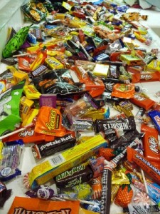 Fun & Healthy Alternatives to Halloween Candy for a(n almost) Sugar-free Night Hallowween Candy